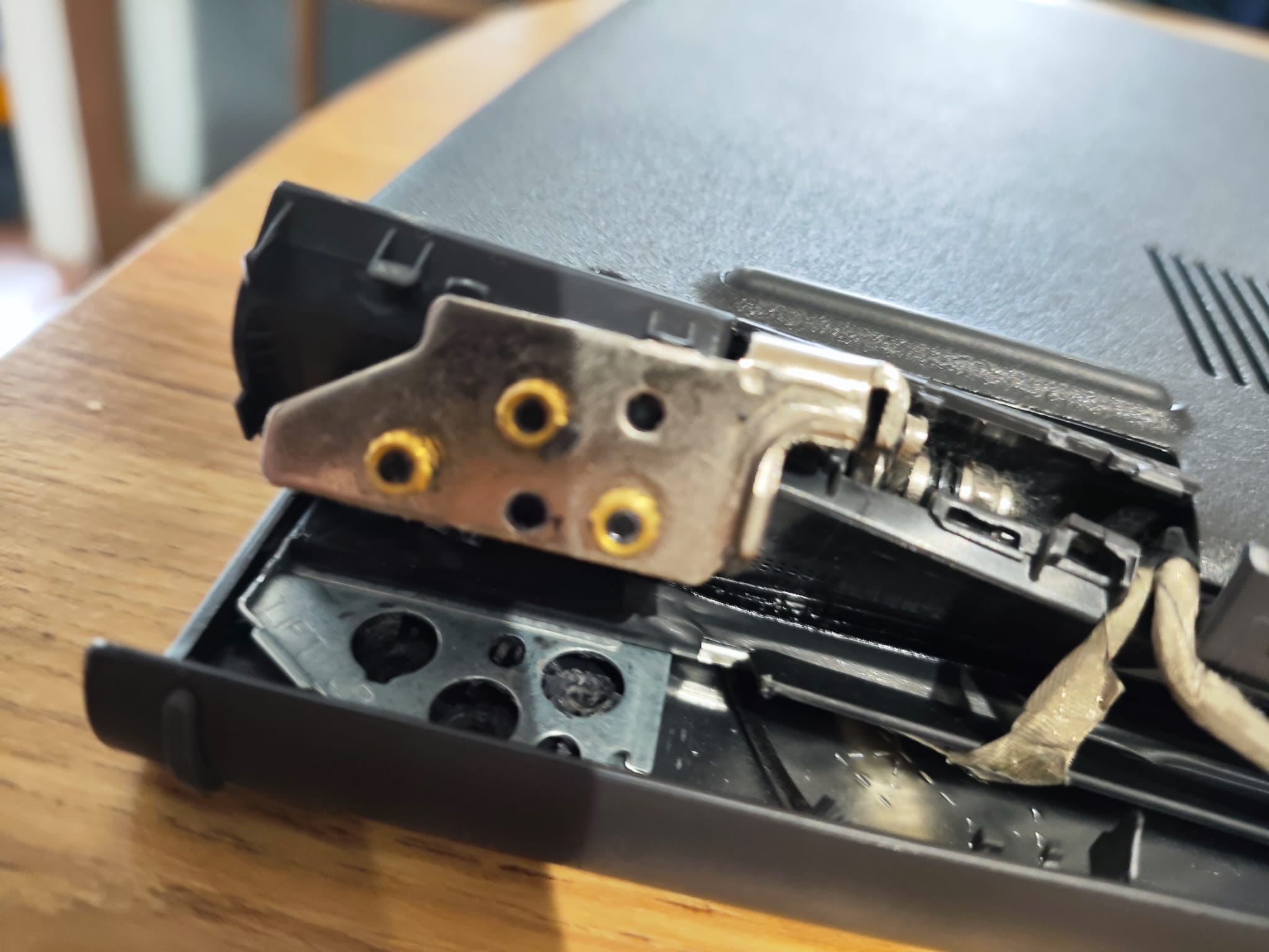 Dell hinge mounting inserts torn out of the rear display cover